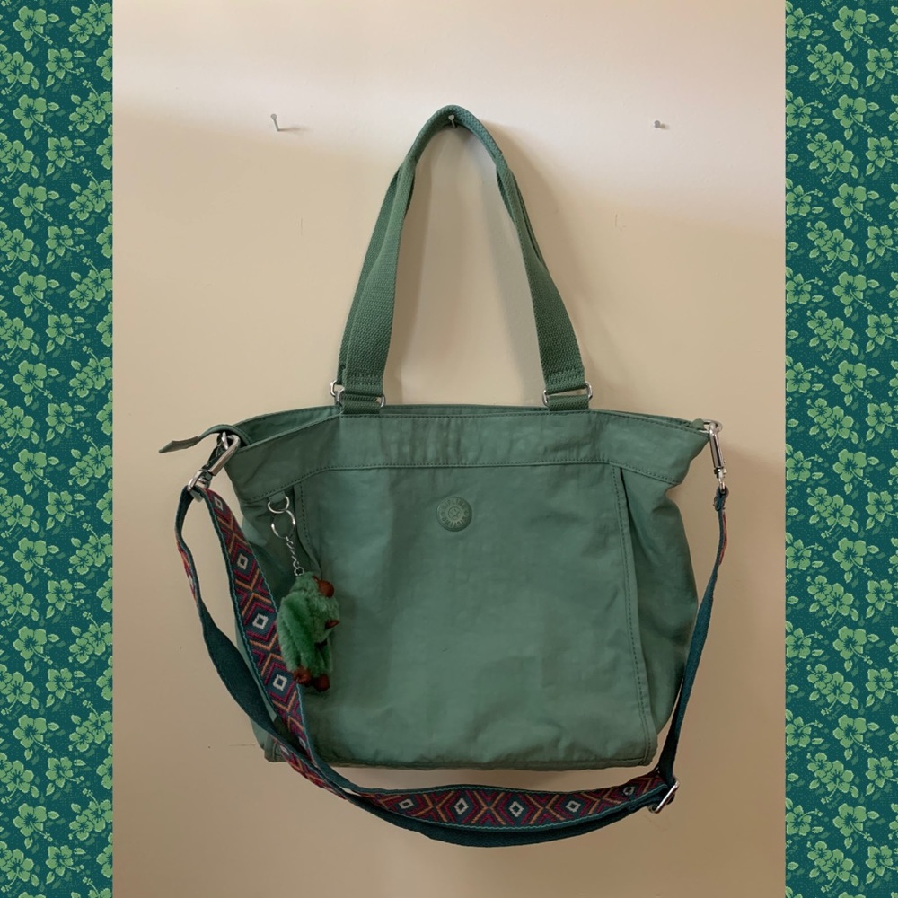 KIPLING New Shopper w/Limited Edition Guitar Strap